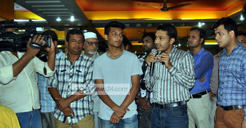 সাংবাদিককে জুতাপেটা করার হুমকি সেলিম ওসমানের