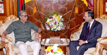 Outgoing Pak envoy meets President 