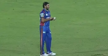 Afridi pulls down Khulna for 44