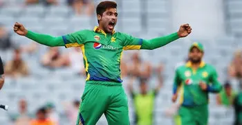 Mohammad Amir signs for Essex