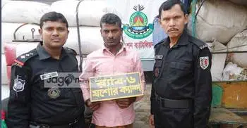 ৪৮ বস্তা ভারতীয় চা-পাতাসহ আটক ১