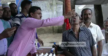 বেনাপোলে পূজায় আসা দর্শনার্থীদের চিকিৎসা সেবা প্রদান