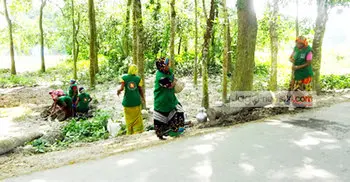 শার্শার পল্লী উন্নয়ন প্রকল্পের কর্মীদের মানবেতর জীবনযাপন