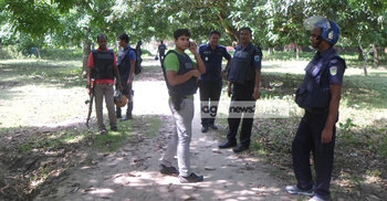 চাঁপাইনবাবগঞ্জের ‘আস্তানায় জঙ্গি আবু ও স্ত্রী-সন্তানসহ ৪ জন’