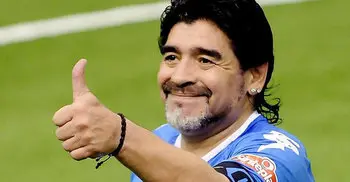 Maradona offers to coach Napoli