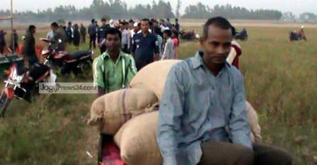 তৃতীয় দিনে ৬৭ বস্তা ধান দেয়া হলো সাঁওতালদের  