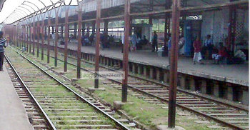 ঝুঁকিপূর্ণ অবস্থায় পাকশি বিভাগের লুপলাইনগুলো