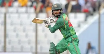 Bangladesh lose two quick wickets 