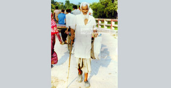 ভিক্ষা করে বেঁচে আছেন মুক্তিযোদ্ধা রাজ্জাক