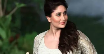 Kareena returns to the ramp 2 months after giving birth