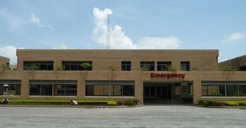 ক্যান্সার চিকিৎসায় এগিয়ে খাজা ইউনুস আলী হাসপাতাল