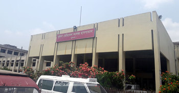 খুলনা মেডিকেলে দালালের দৌরাত্ম্য