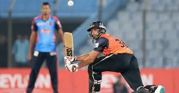 Khulna go on top with Shafiul four-for