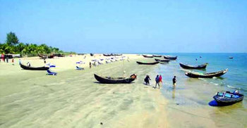 কুয়াকাটায় আটকা পড়েছে ২ হাজার পর্যটক