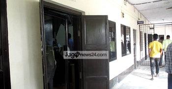 সেই ছাত্রলীগ নেতার নেতৃত্বে অধ্যক্ষের কক্ষে ভাঙচুর