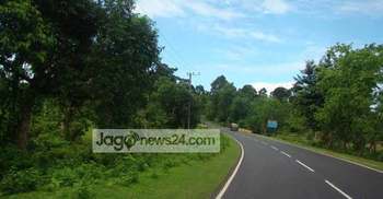 হাতছানি দিয়ে ডাকছে স্বপ্নের মেরিন ড্রাইভ