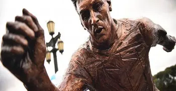 Lionel Messi statue in Argentina vandalised