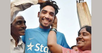 Autorickshaw driver`s son strikes gold in IPL auction 