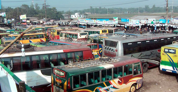 নওগাঁয় অভ্যন্তরীণ রুটে বাস চলাচল বন্ধ
