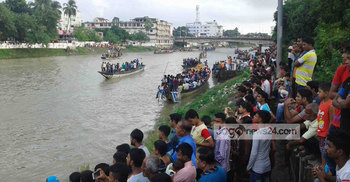 যমুনার তীরে মিলন মেলা
