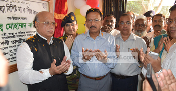 খালেদা যে ডাল ধরে সেই ডালই ভেঙে পড়ে : নাসিম