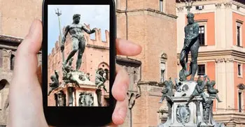 Facebook ‘censors’ nude statue of sea god Neptune