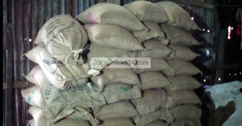 নোয়াখালীতে ১২৯ বস্তা চালসহ আটক ৬