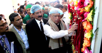 সাংবাদিক হত্যায় জড়িতদের ছাড় নেই : স্বাস্থ্যমন্ত্রী