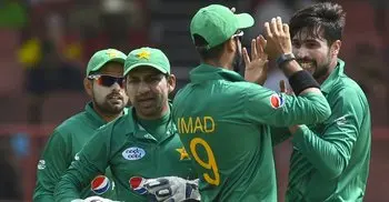 Pak land double blow as India lose Rohit, Kohli early