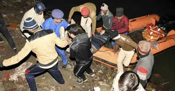 Boat with 40 capsizes in India, at least 21 dead