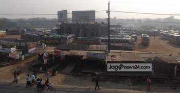 বরিশাল-কুয়াকাটা সড়কে আনির্দিষ্টকালের বাস ধর্মঘট 