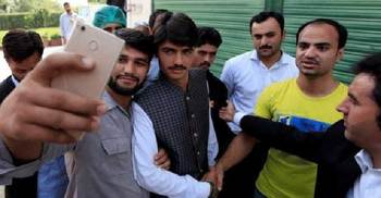 ‘Chai wala’ rejects film talk 