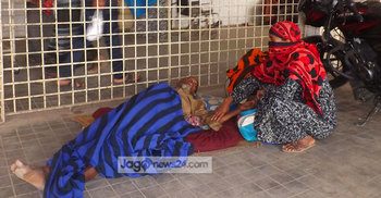 ধর্মঘটে ইন্টার্ন চিকিৎসকরা : কাঁদছে রোগীরা