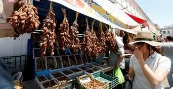 Tunisians get jail terms for eating during Ramadan