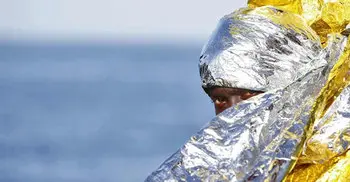 Nearly 100 refugees missing after boat sinks off Libya