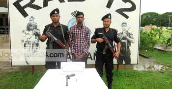 সিরাজগঞ্জে শুটারগান ও গুলিসহ অস্ত্র ব্যবসায়ী গ্রেফতার