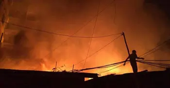 Over 100 shanties gutted at Mohammadpur  
