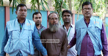 ঘুষ গ্রহণকালে হাতেনাতে ভূমি কর্মকর্তা আটক