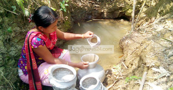 পাহাড়ি জনপদে পানির জন্য হাহাকার