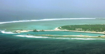 US warns Beijing on South China Sea islands