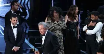 How did the La La Land/Moonlight mix-up happen?