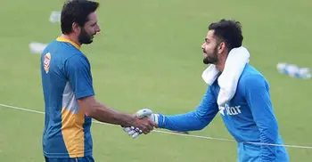 Afridi gets retirement gift from Kohli  