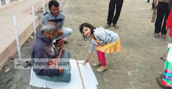 ভিক্ষা ছেড়ে গানেই জীবন চলছে তার