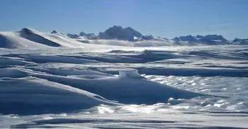 Massive Antarctic ice shelf ready to break apart