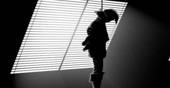 বন্ধুদের এসএমএস করে স্কুলছাত্রের আত্মহত্যা