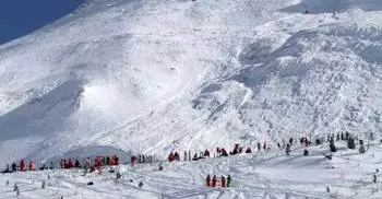 Several people buried under snow in French ski resort 