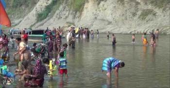 বান্দরবানে সনাতন ধর্মাবলম্বীদের গঙ্গা স্নানোৎসব