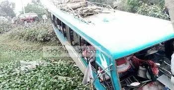 Two killed, 35 injured in Kushtia road crash