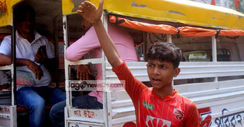 পরিবারের অভাবে তারা আজ শিশুশ্রমিক