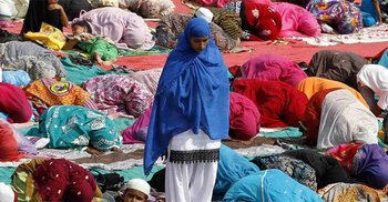Historic Indian mosque agrees to lift ban on women